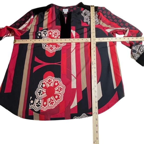 Chico's Black Red Beige Geometric Print Velvet Trim Tunic Blouse‎ Size 3 - Picture 3 of 4